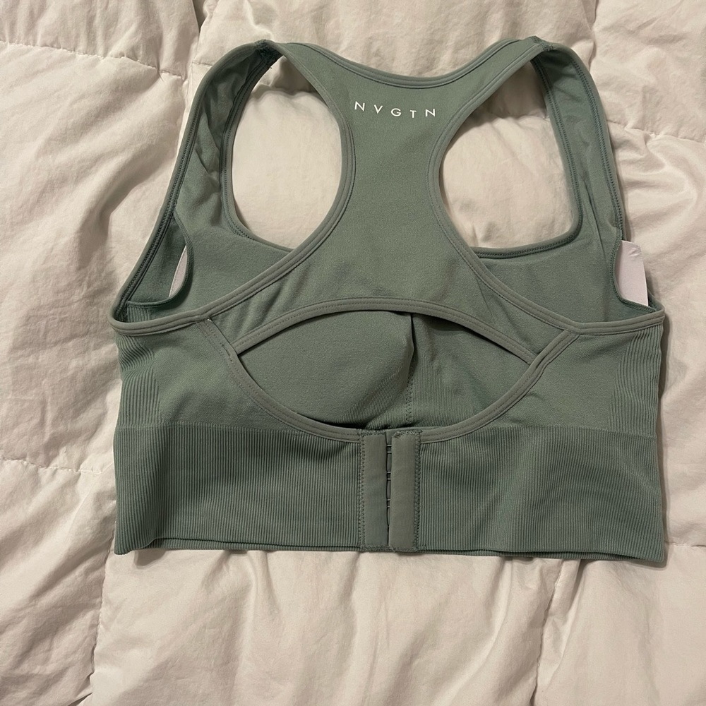 Sage green ignite bra seamless NVGTN size medium
